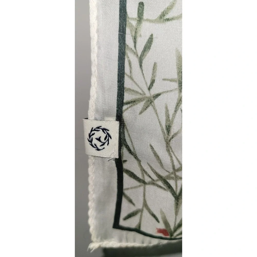 White Floral Silk Print Scarf Women's Fashion Accessory‎ 21 x 21 inches